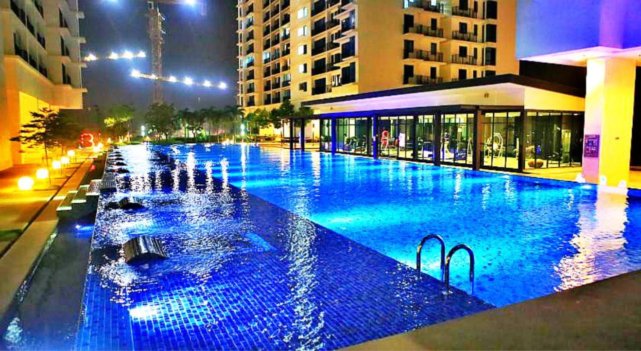 Peanut Butter Homestay - Trefoil Setia Alam Shah Alam Esterno foto