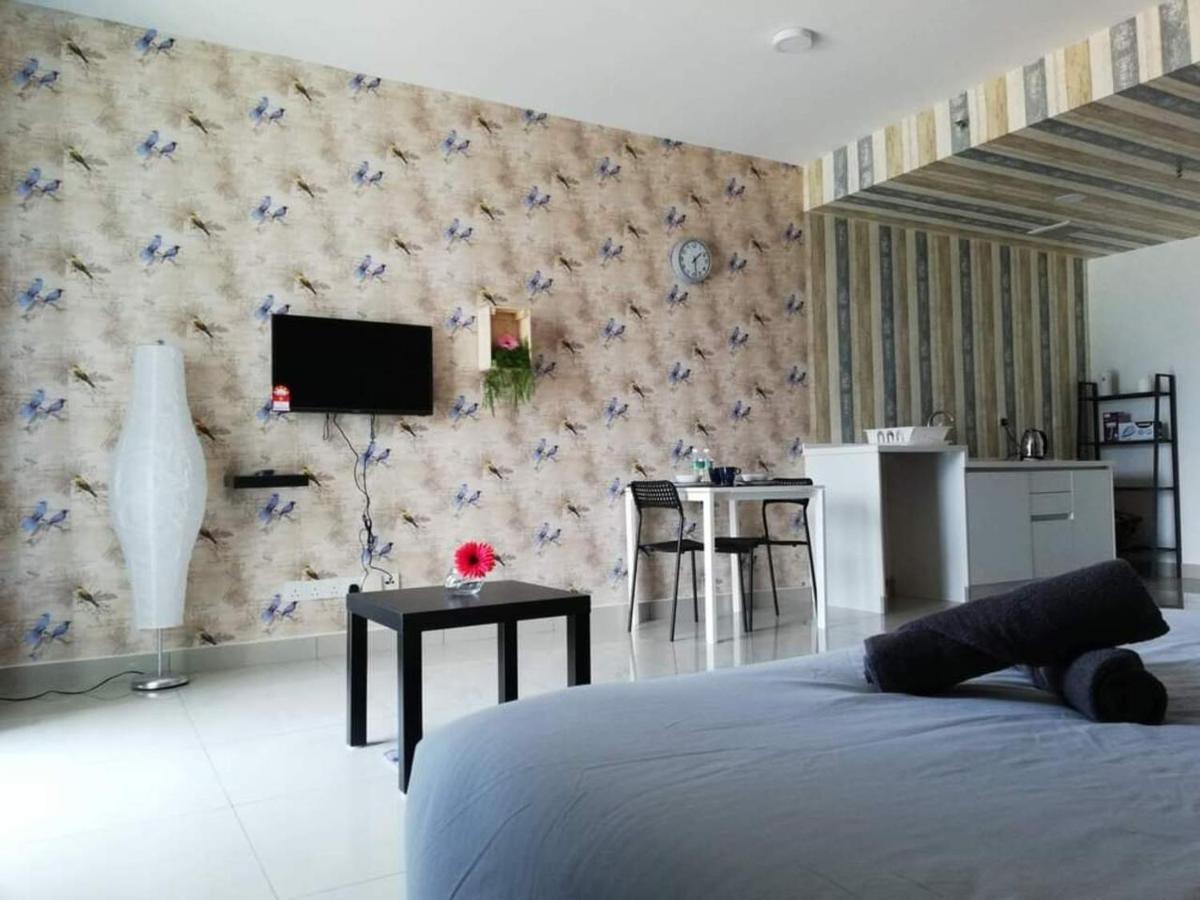 Peanut Butter Homestay - Trefoil Setia Alam Shah Alam Esterno foto