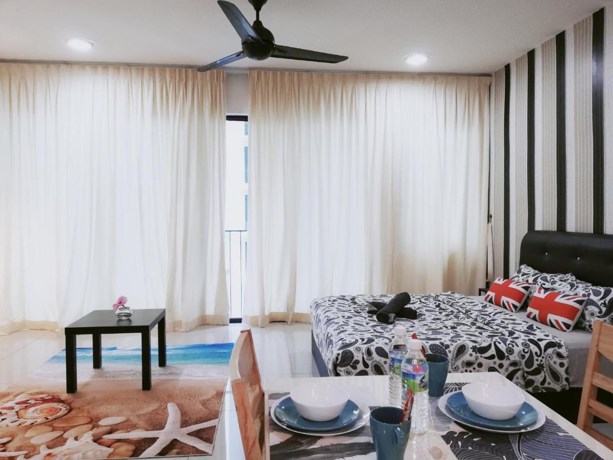 Peanut Butter Homestay - Trefoil Setia Alam Shah Alam Esterno foto