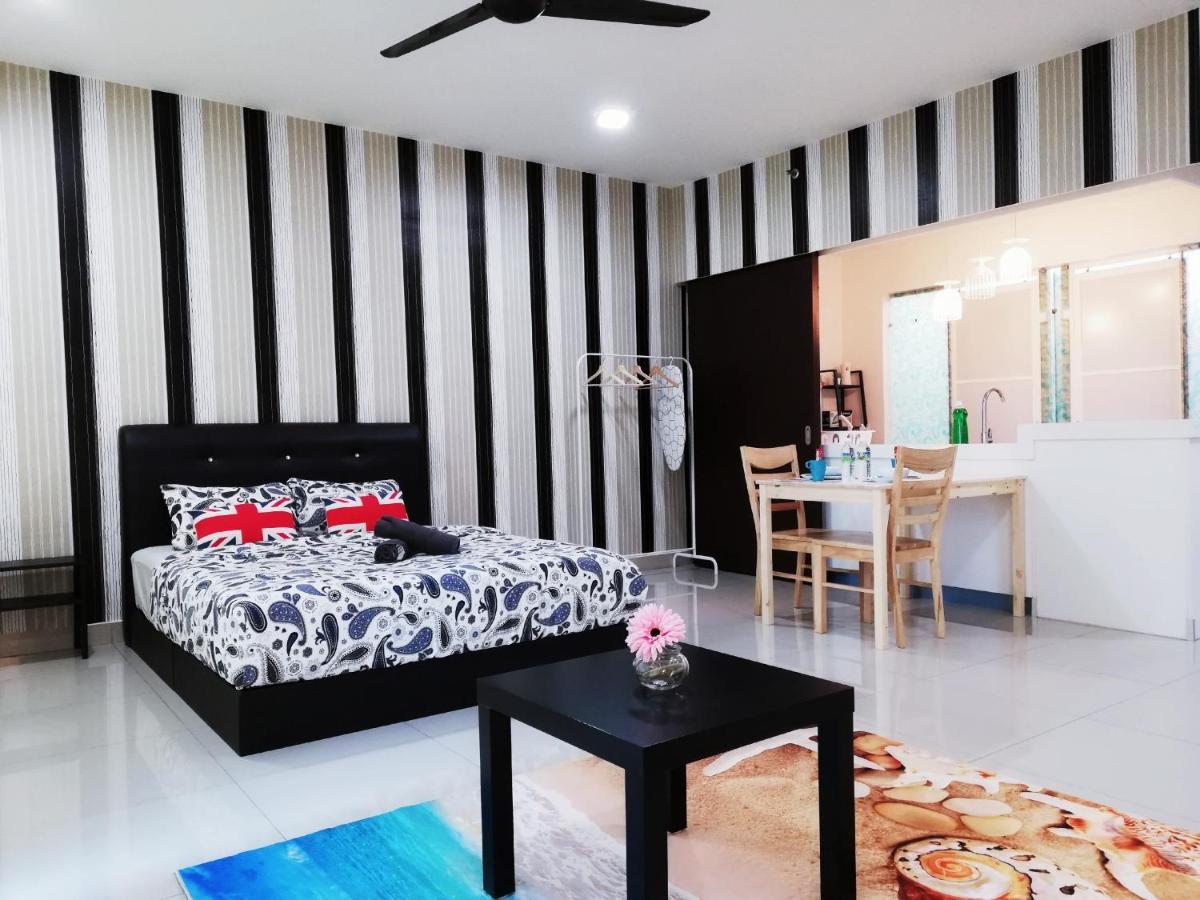 Peanut Butter Homestay - Trefoil Setia Alam Shah Alam Esterno foto