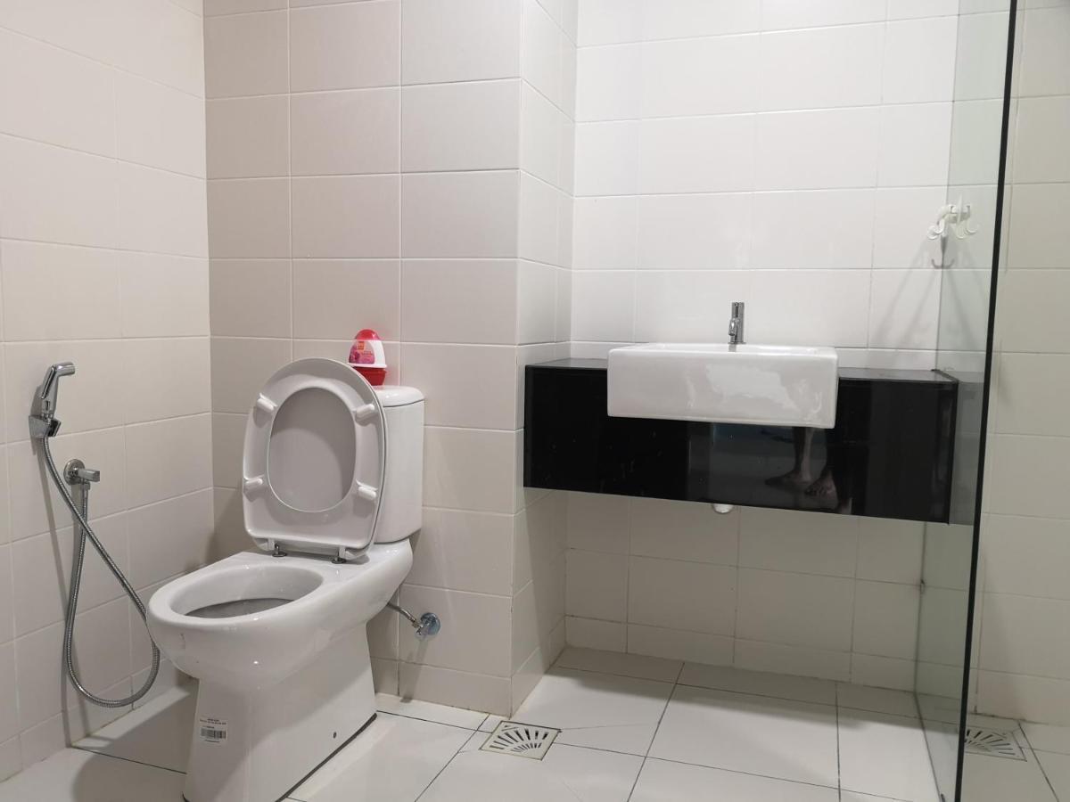 Peanut Butter Homestay - Trefoil Setia Alam Shah Alam Esterno foto