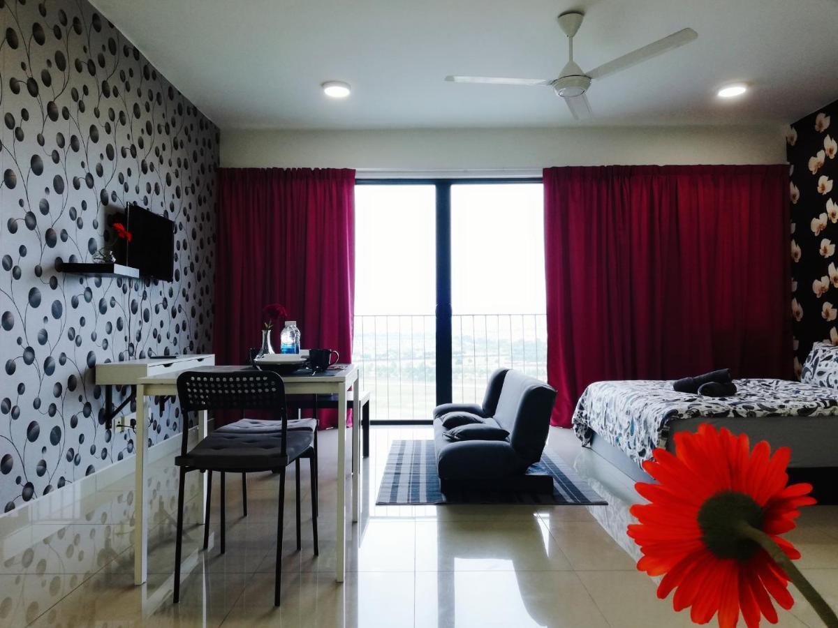Peanut Butter Homestay - Trefoil Setia Alam Shah Alam Esterno foto